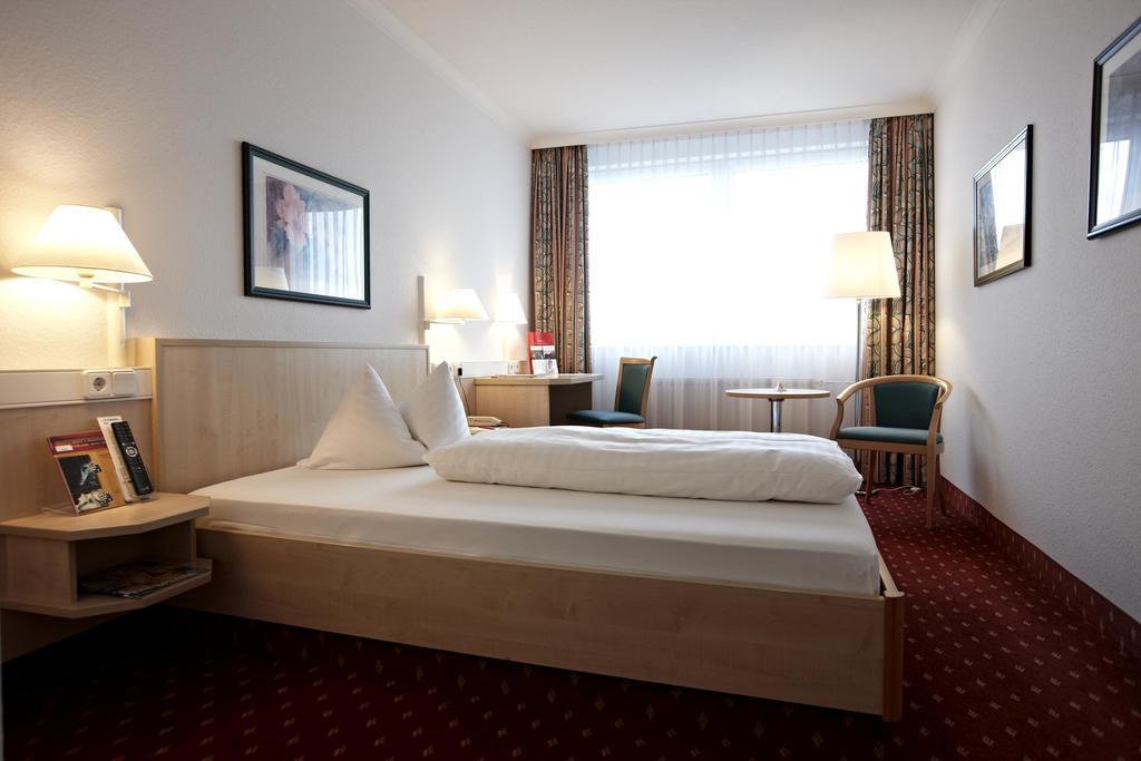 Intercityhotel Schwerin Шверин Стая снимка