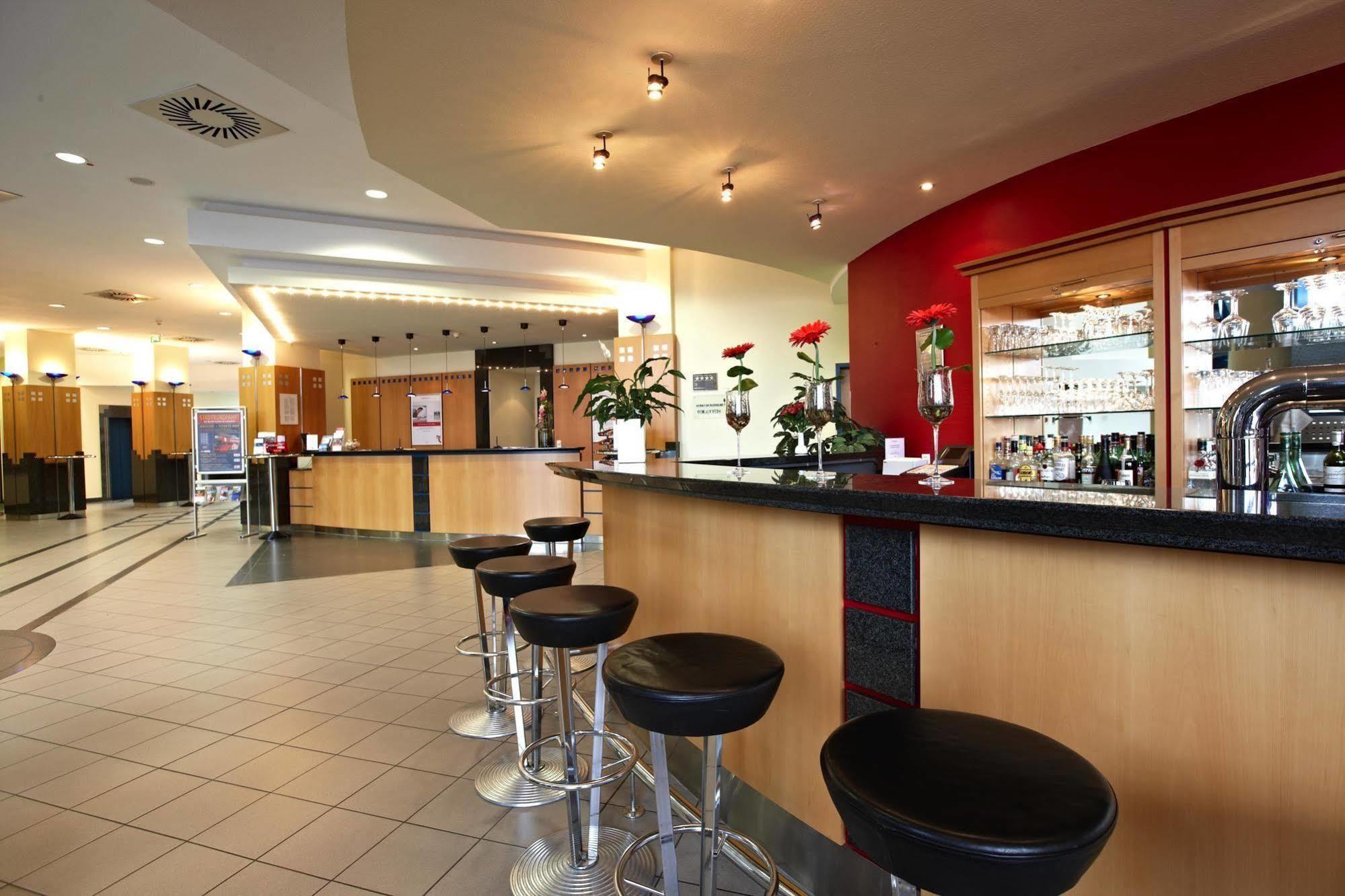 Intercityhotel Schwerin Шверин Ресторант снимка